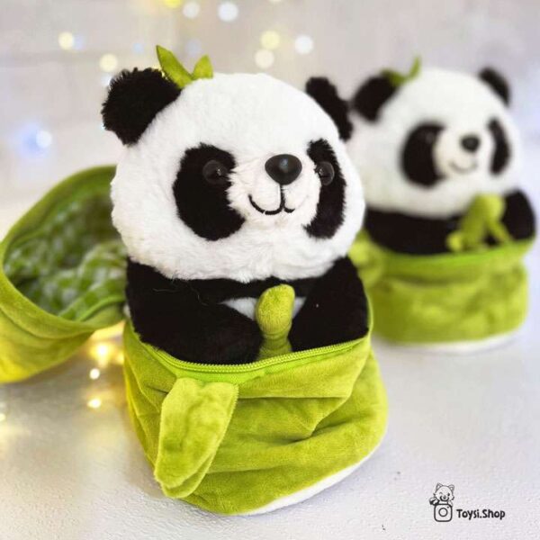 عروسک پاندا داخل بامبو