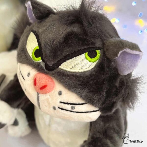 عروسک گربه سفید