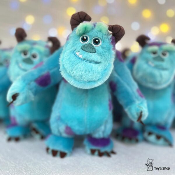 عروسک سالیوان ایستاده