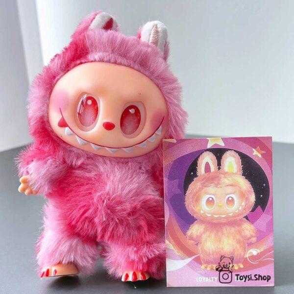 عروسک لبوبو قرمز با جعبه و کارت تشخیص