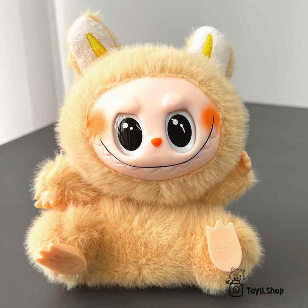 عروسک لبوبو نشسته عروسک لبوبو نشسته ( لابوبو )